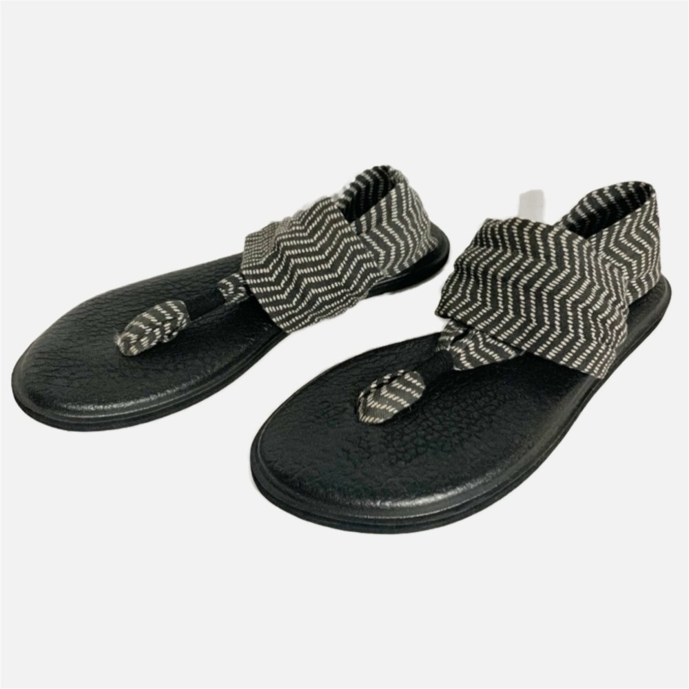 Sanuk Black and White Women's Sandals